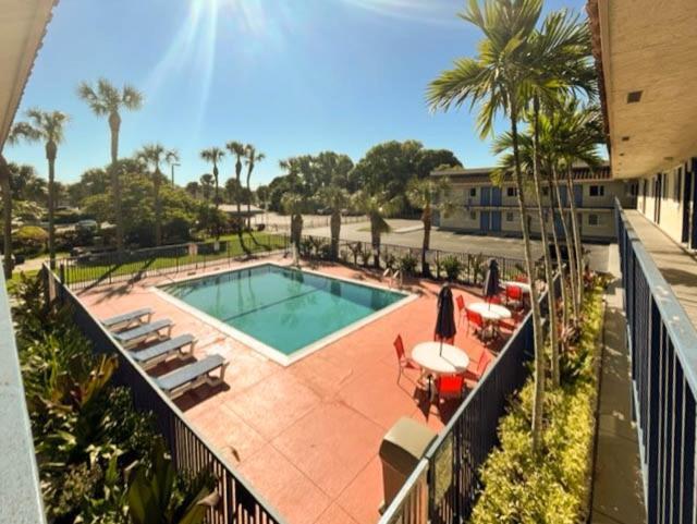 Motel 6 Riviera Beach Fl 外观 照片