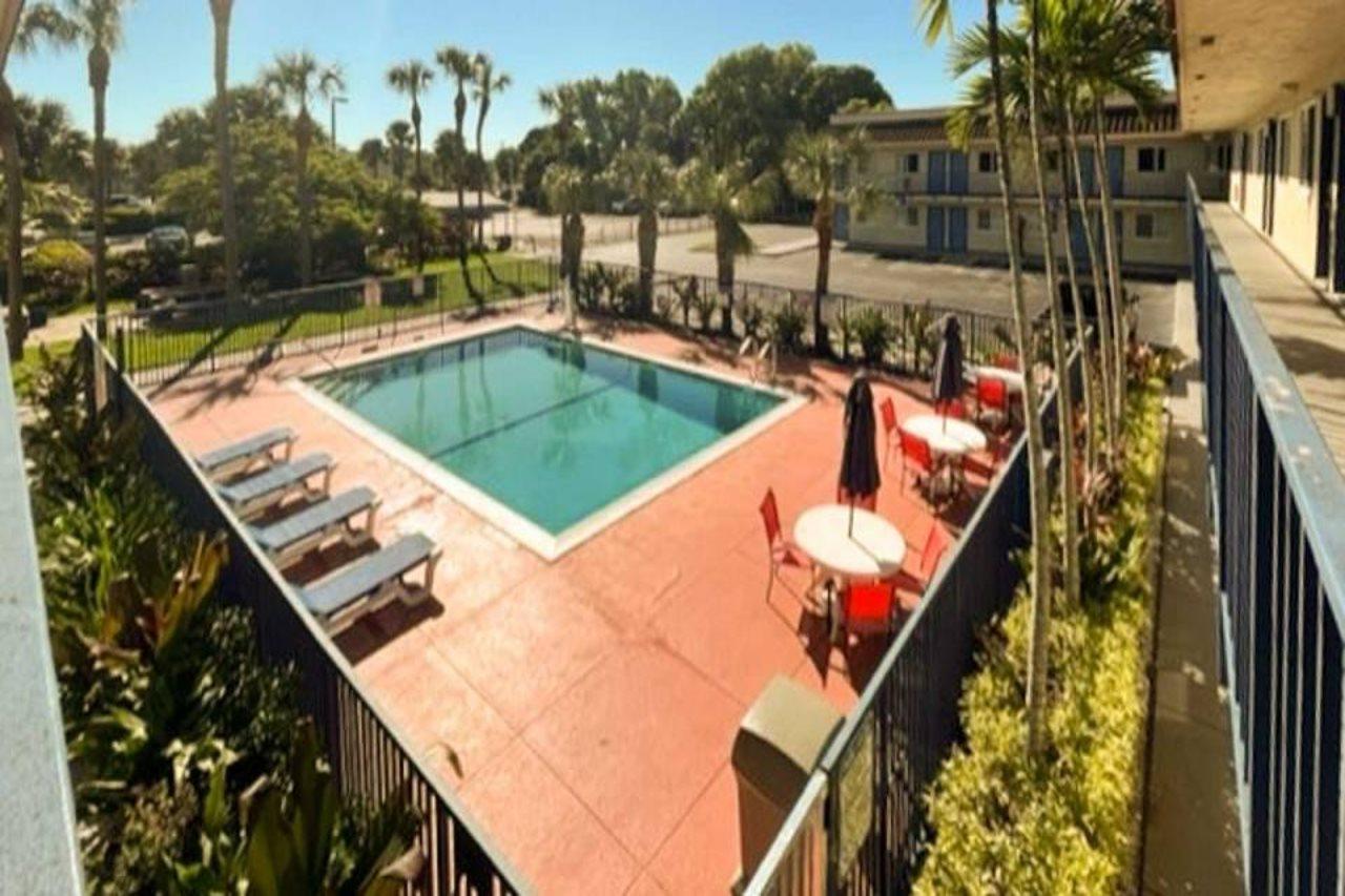 Motel 6 Riviera Beach Fl 外观 照片
