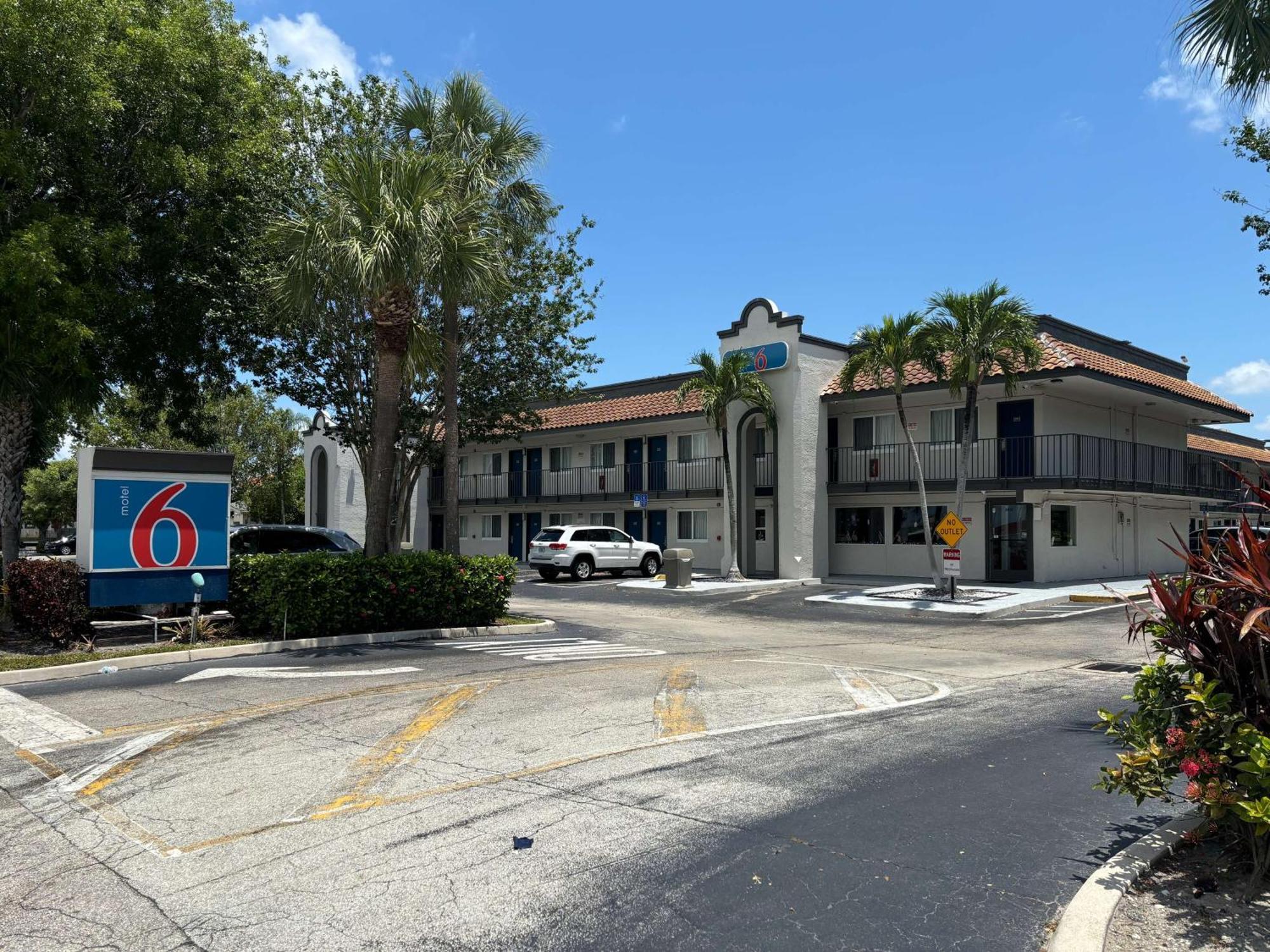 Motel 6 Riviera Beach Fl 外观 照片
